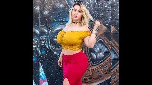 'Romi Chase - Busty Plus Size Model and Body Positive Social Media Influencer'