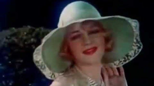 'Beautiful Flappers   1920\'s Color Fashion Film'