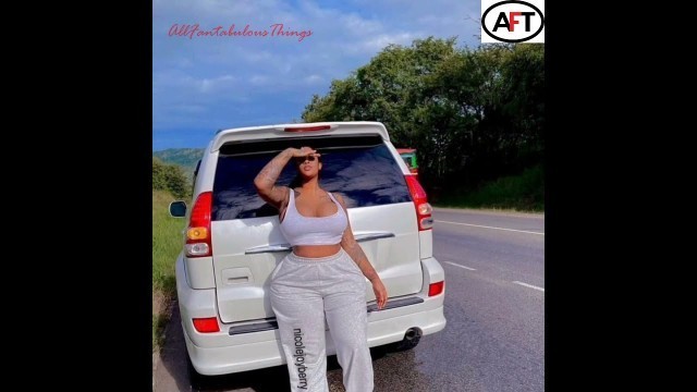 'Nicole Joyce Berry // Plus Size Busty Curvy Fashion & Instagram Model // Brief Biography'