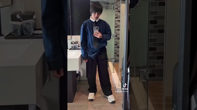 'Korean Outfit / super wide Korean style pants. #mensfashion #koreanfashion #koreanoutfitideas'