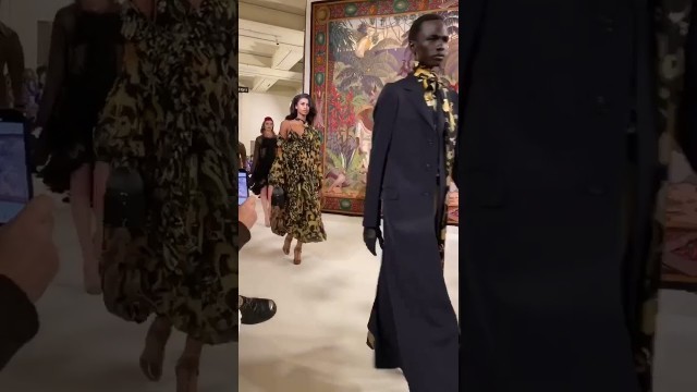 'bella Hadid leads the finale at lanvis\'s show at paris # reels #