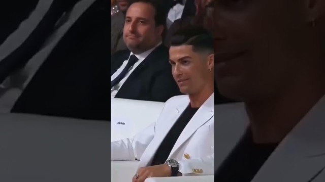 'Cristiano Ronaldo Reaction to Bella Hadid #cristianoronaldo #ronaldo #cr7 #bellahadid'