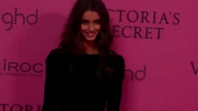 'Jac Jagaciak @ Victoria Secrets Fashion Show London 2014'