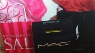 'What\'s In My Bags? | Victoria Secret, MAC, & Sephora Haul !'