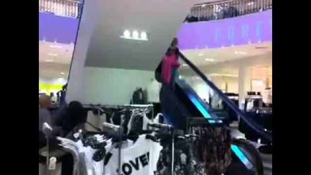 'Life in Vine-Two Story Forever 21'