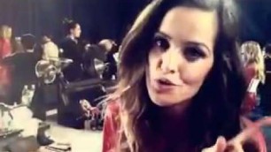 'Izabel Goulart Victoria\'s Secret 2011 Backstage message twitter'