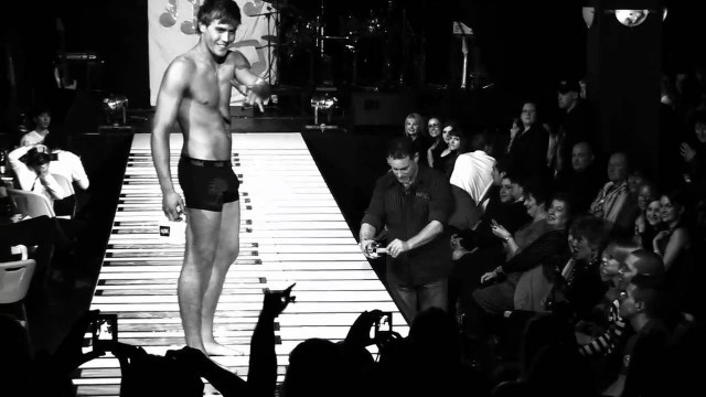 'Hot nudel male underwear models'