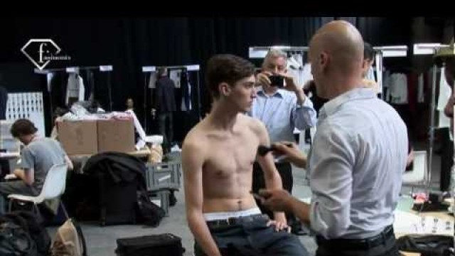 'fashiontv | FTV.com - PARIS MEN FW S/S 2010 - HUGO BOSS BACKSTAGE'