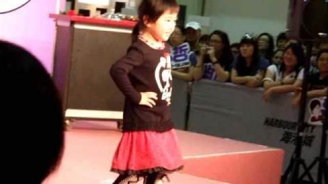 'AUDREY CATWALK IN 20090830(II) @4years old 11ms'