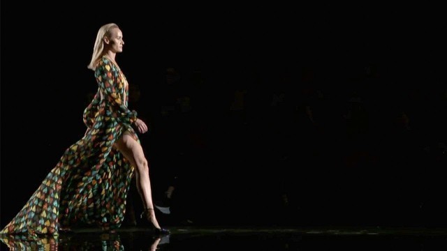 'Versace | Pre-Fall 2018/2019 Full Fashion Show | Exclusive'