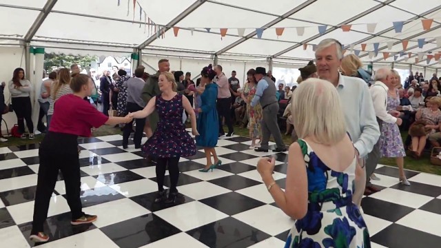 'Lytham 1940\'s War Weekend, Aug 2018. 40\'s Music, Dance, Fashion and Hair. Pure Style. HD Video +Pics'