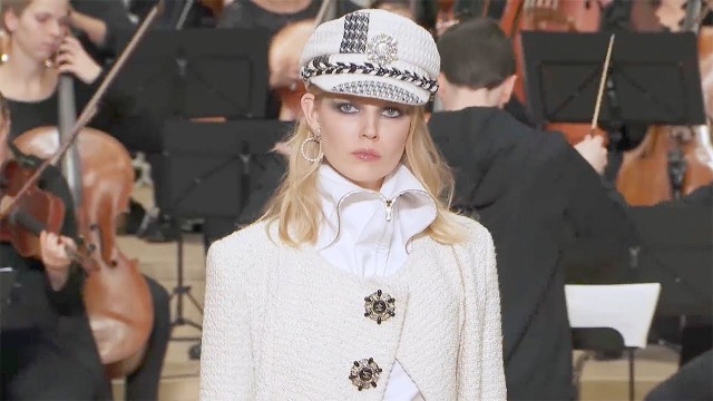 'Chanel | Pre-Fall 2017/2018 | Full Show'