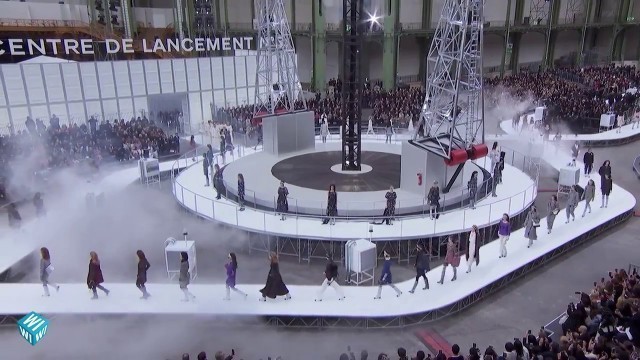 'WICREATIONS CHANEL Fall-Winter 2017 Rocket Launch by WIcreations'