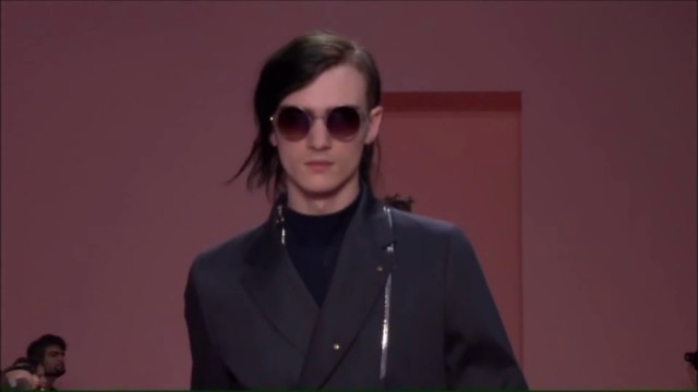 'Fashion Show \"PAUL SMITH\"  Spring Summer 2014 Menswear Paris HD by Fashion Channel'