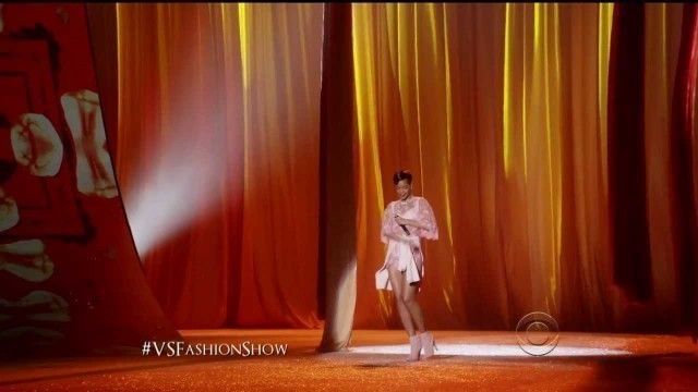 'Rihanna   Phresh Out The Runway Victoria\'s Secret HD'