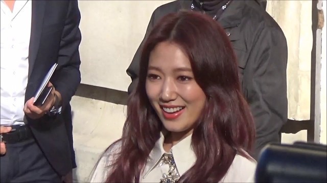 'Park Shin-hye 박신혜 @ Paris Fashion Week 3 october 2017 show Chanel / octobre #PFW'