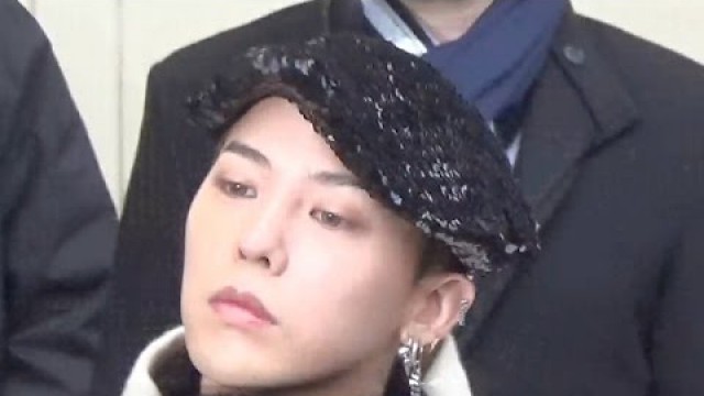 'GD G-Dragon 권지용 @ Paris Fashion Week 24 january 2017 show Chanel / Janvier #PFW'