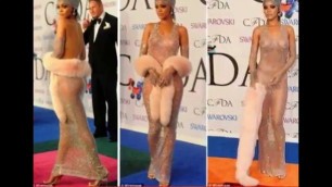 'Sexy Rihanna Flashes Her Tits At CFDA Awards'