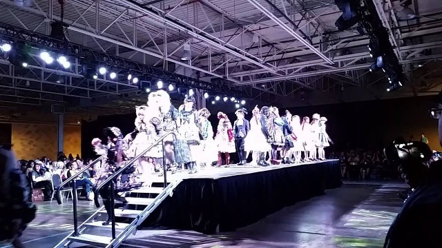 '140525 Anime North Fashion Show Lolita Finale Walk'