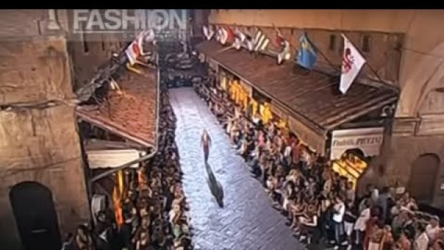 'ROBERTO CAVALLI in PONTE VECCHIO FIRENZE Fashion Show SS 2007 Menswear - Fashion Channel'