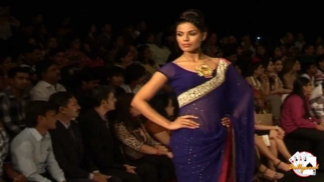 'Best Sari and Jewellery at IIJW Fashion Week'