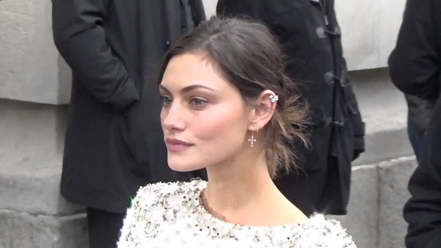 'Phoebe Tonkin / Vampire Diaries @ Paris Fashion Week 7 march 2017 show Chanel / mars #PFW'