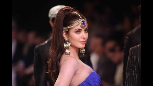 'Ankita Shorey Nip Slip In Blue Dress At Gitanjali Show For India International Jewellery week IIJW 2'