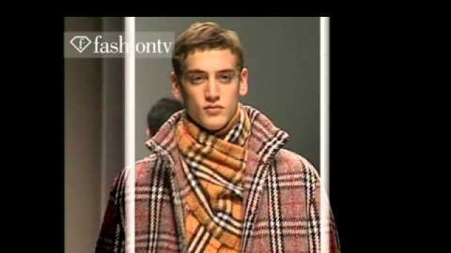 'FLASHBACK: Burberry Fall/Winter 2000-01 Menswear Runway Show | London Fashion Week | FashionTV'