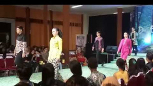 '\"Taman Sari\" Fashion Show Batik Ningrat Prasojo - Aji Prasojo'