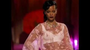 'Rihanna\'s catwalk on VS Fashion show'