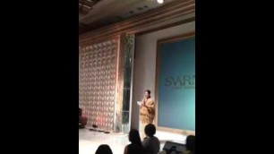 'Sari Nila Hosting Svarna Ikat Indonesia Fashion Show'