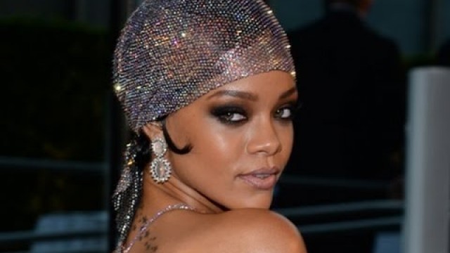 'Rihanna Reveals All at Fashion Awards'