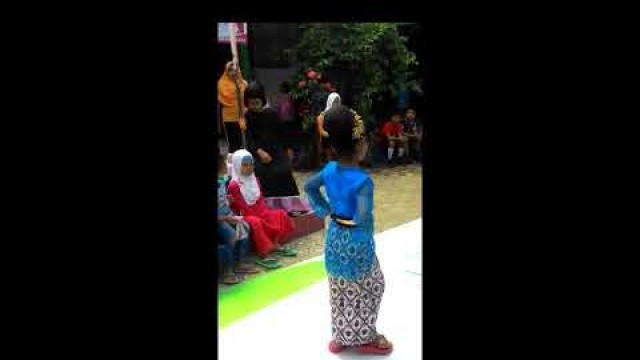 'Fashion show SDN Karang Sari'