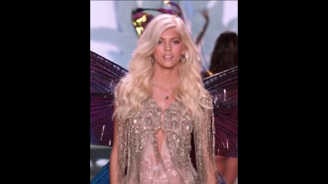 'Devon Windsor walking in VS Fashion Show 2014'