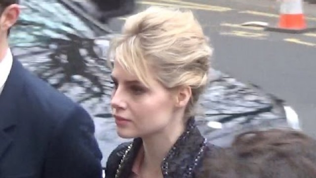 'Lucy Boynton @ Paris Fashion Week 24 january 2017 show Chanel / Janvier #PFW'