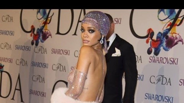 'Rihanna Flawlessly Naked at CFDA Awards'