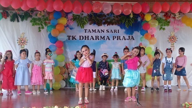 'Fashion Show Taman Sari \" Tk Dharma Praja\"'