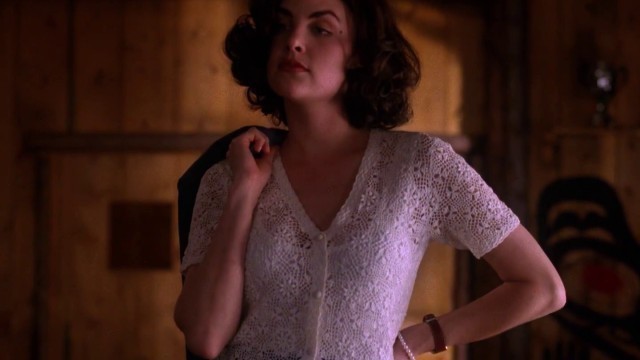 'Twin Peaks - Audrey Horne organizes a fashion show | HD Blu-ray'