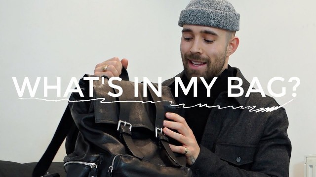 'WHAT\'S IN MY BAG | Men\'s Fashion | Daily Essentials | Daniel Simmons'