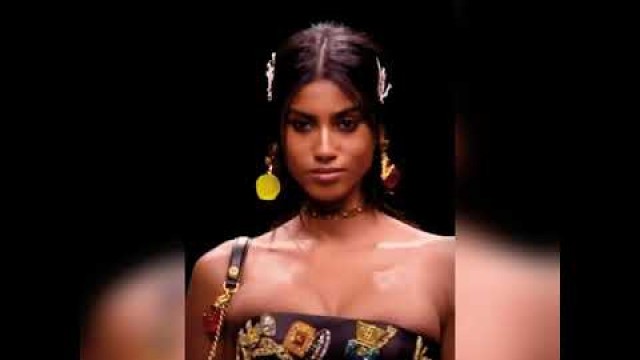 'Top models iconic fashion runways #fashion #fashionshow #fashionblogger #fashionista #fashionstyle'