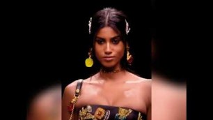 'Top models iconic fashion runways #fashion #fashionshow #fashionblogger #fashionista #fashionstyle'