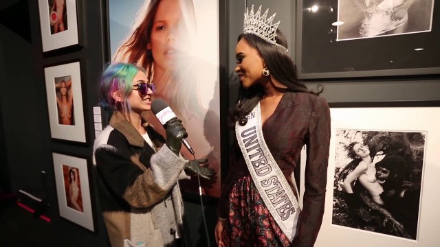 'Sex or Fashion? Amber Asaly Asks NYFW Attendees Which They\'d Give Up | Galore TV'