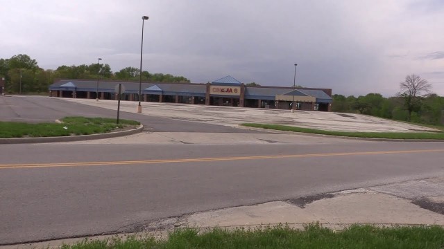 'Dead Shopping Square (with Movie Theater & Toys R Us)'