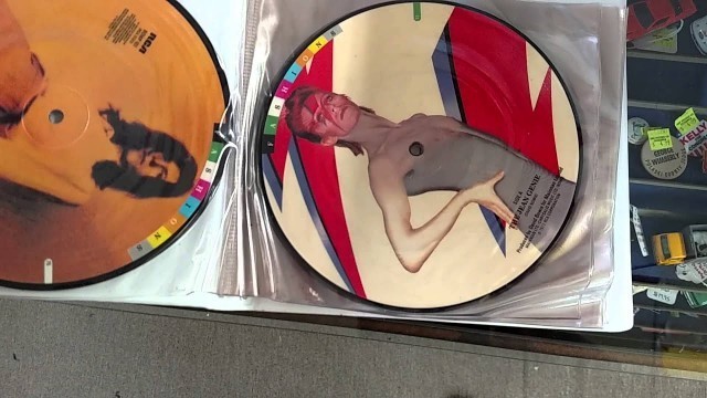 'David Bowie Fashions 7\" 45rpm Import Picture Discs'