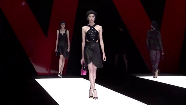 'Giorgio Armani women’s spring summer 2018 fashion show'